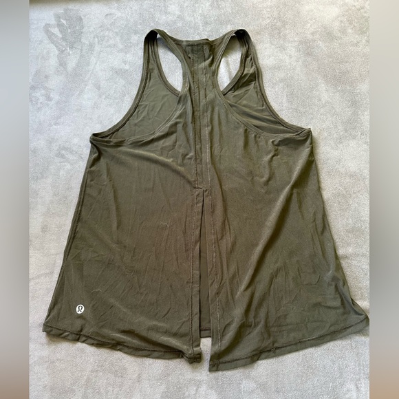 Miles ahead split back tank Olive Green - size 4 - Picture 2 of 2